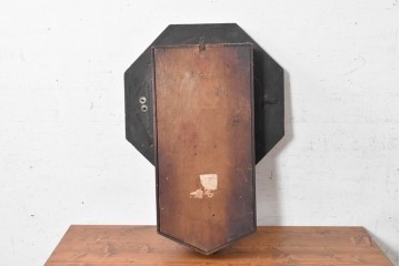 アメリカアンティーク　1900年頃　New Haven Clock Co.(ニューヘブン社)　八角形のシルエットと金色のフレームがクラシカルな壁掛け時計　(R-091599)