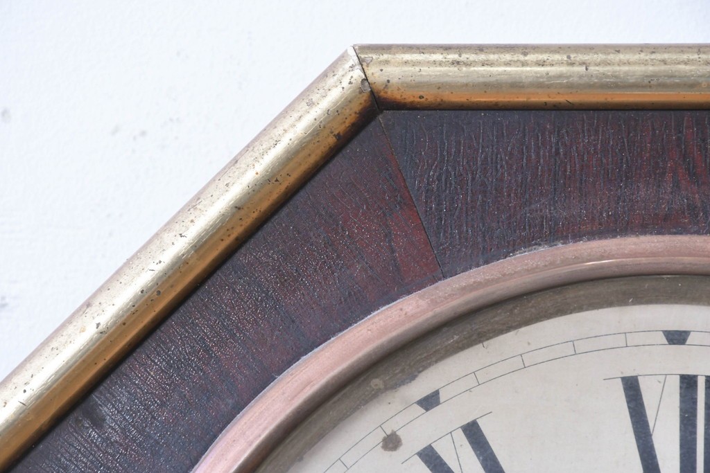 アメリカアンティーク　1900年頃　New Haven Clock Co.(ニューヘブン社)　八角形のシルエットと金色のフレームがクラシカルな壁掛け時計　(R-091600)