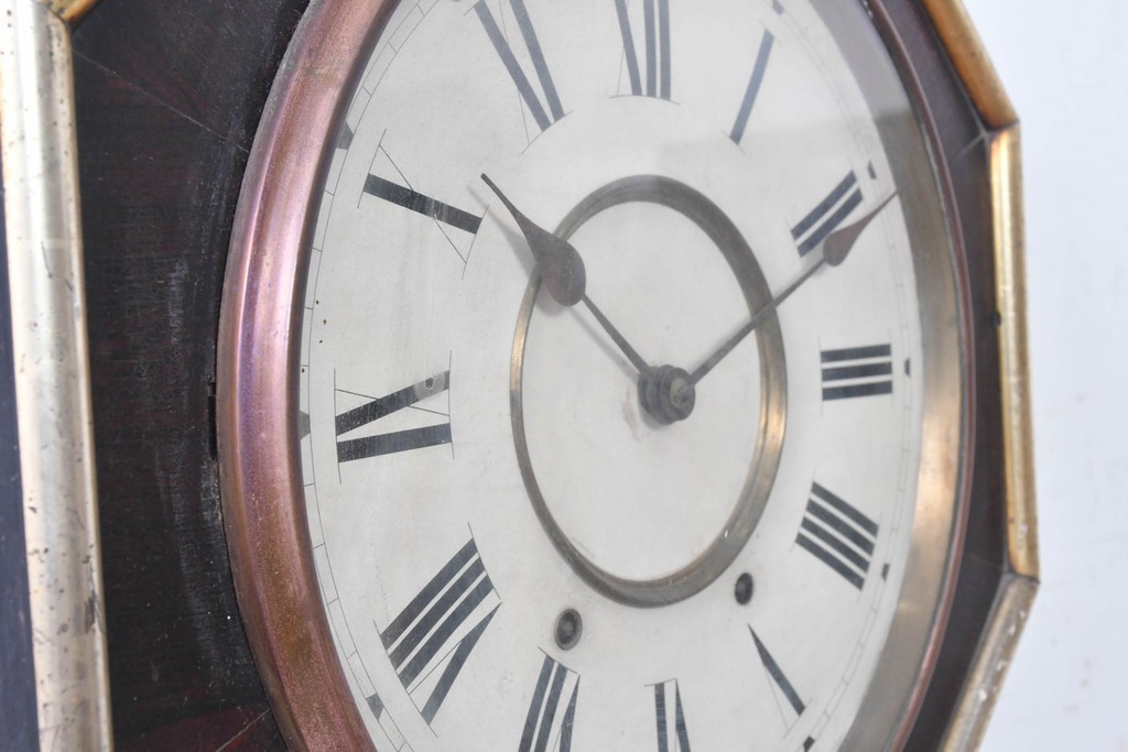 アメリカアンティーク　1900年頃　New Haven Clock Co.(ニューヘブン社)　八角形のシルエットと金色のフレームがクラシカルな壁掛け時計　(R-091600)