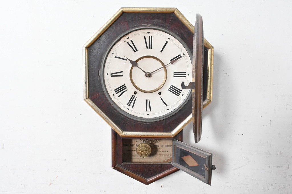 アメリカアンティーク　1900年頃　New Haven Clock Co.(ニューヘブン社)　八角形のシルエットと金色のフレームがクラシカルな壁掛け時計　(R-091600)