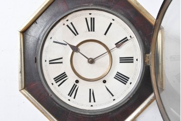 アメリカアンティーク　1900年頃　New Haven Clock Co.(ニューヘブン社)　八角形のシルエットと金色のフレームがクラシカルな壁掛け時計　(R-091600)