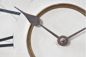 アメリカアンティーク　1900年頃　New Haven Clock Co.(ニューヘブン社)　八角形のシルエットと金色のフレームがクラシカルな壁掛け時計　(R-091600)
