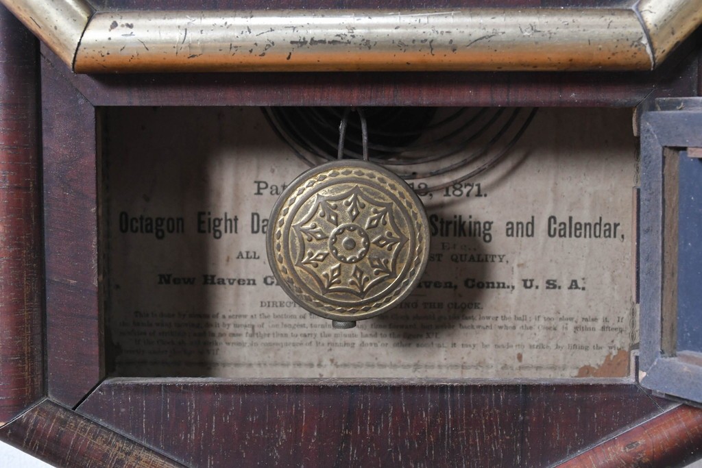 アメリカアンティーク　1900年頃　New Haven Clock Co.(ニューヘブン社)　八角形のシルエットと金色のフレームがクラシカルな壁掛け時計　(R-091600)