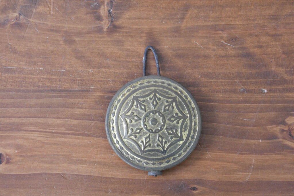 アメリカアンティーク　1900年頃　New Haven Clock Co.(ニューヘブン社)　八角形のシルエットと金色のフレームがクラシカルな壁掛け時計　(R-091600)