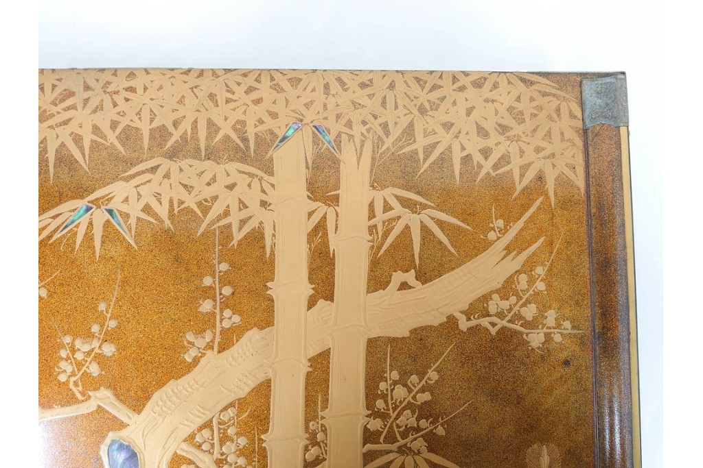 時代物　明治から大正期　松竹梅蒔絵と螺鈿のきらめきが美しい総梨地の御文台　外箱付き　(R-091607)
