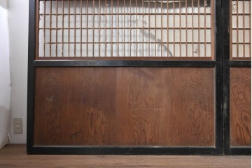アンティーク建具　昭和初期　木目が際立つ幅広の障子入り帯戸2枚セット　(R-091651)