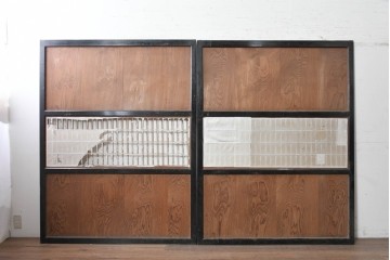 アンティーク建具　昭和初期　木目が際立つ幅広の障子入り帯戸2枚セット　(R-091651)
