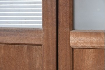 ヴィンテージ建具　昭和中期　モールガラスと木の風合いが味わい深いガラス戸4枚セット　(R-091652)