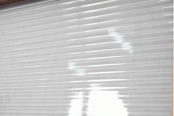 ヴィンテージ建具　昭和中期　モールガラスを使用したレトロな横桟入りガラス戸2枚セット　(R-091653)
