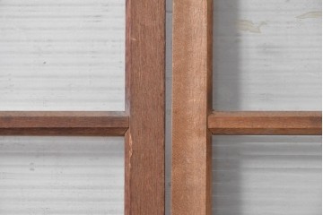 ヴィンテージ建具　昭和中期　モールガラスを使用したレトロな横桟入りガラス戸2枚セット　(R-091653)