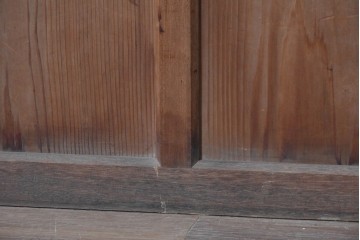 ヴィンテージ建具　昭和中期　モールガラスを使用したレトロな横桟入りガラス戸2枚セット　(R-091653)