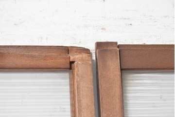 ヴィンテージ建具　昭和中期　モールガラスを使用したレトロな横桟入りガラス戸2枚セット　(R-091653)