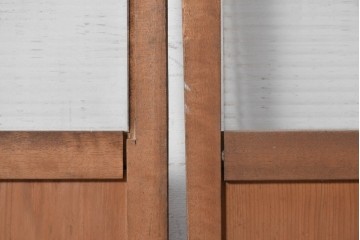 ヴィンテージ建具　昭和中期　モールガラスを使用したレトロな横桟入りガラス戸2枚セット　(R-091653)