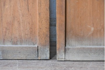 ヴィンテージ建具　昭和中期　モールガラスを使用したレトロな横桟入りガラス戸2枚セット　(R-091653)