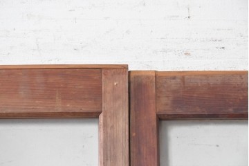 アンティーク建具　昭和初期から昭和中期　素朴な木の風合いを楽しむレトロな格子ガラス戸2枚セット　(R-091655)
