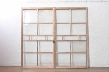 ヴィンテージ建具　昭和中期から昭和後期　レトロモダンな桟組みが魅力のガラス戸2枚セット　(R-091656)