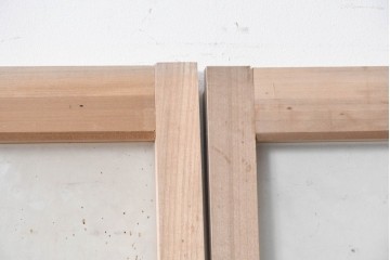 ヴィンテージ建具　昭和中期から昭和後期　レトロモダンな桟組みが魅力のガラス戸2枚セット　(R-091656)
