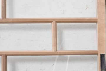 ヴィンテージ建具　昭和中期から昭和後期　レトロモダンな桟組みが魅力のガラス戸2枚セット　(R-091656)