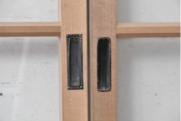 ヴィンテージ建具　昭和中期から昭和後期　レトロモダンな桟組みが魅力のガラス戸2枚セット　(R-091656)