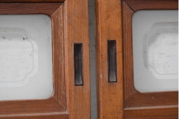 アンティーク建具　昭和初期から昭和中期　裏面ガラス入り　繊細な縦格子とガラス帯が味わい深い格子戸3枚セット　(R-091657)