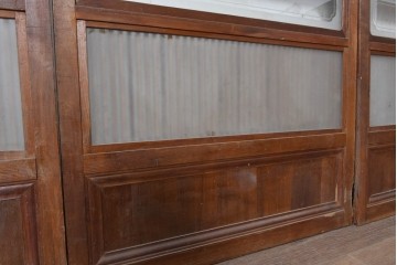 アンティーク建具　昭和初期から昭和中期　裏面ガラス入り　繊細な縦格子とガラス帯が味わい深い格子戸3枚セット　(R-091657)