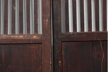 アンティーク建具　明治から大正期　細かな縦格子と腰板が趣深い格子戸4枚セット　(R-091658)