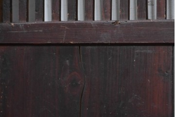 アンティーク建具　明治から大正期　細かな縦格子と腰板が趣深い格子戸4枚セット　(R-091658)
