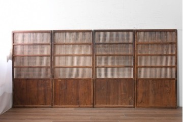 アンティーク建具　明治から大正期　細かな縦格子と腰板が趣深い格子戸4枚セット　(R-091658)