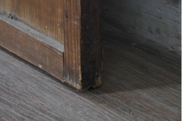 アンティーク建具　明治から大正期　細かな縦格子と腰板が趣深い格子戸1枚　(R-091659)
