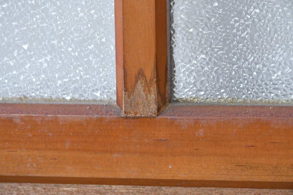 ヴィンテージ建具　昭和中期　温かみのある木色と型板ガラスがレトロなドア1枚　(R-091660)