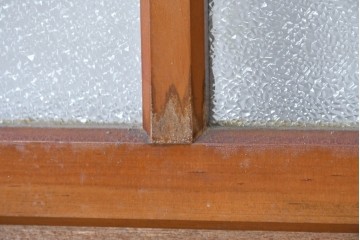 ヴィンテージ建具　昭和中期　温かみのある木色と型板ガラスがレトロなドア1枚　(R-091660)