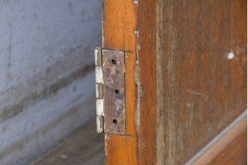 ヴィンテージ建具　昭和中期　温かみのある木色と型板ガラスがレトロなドア1枚　(R-091660)