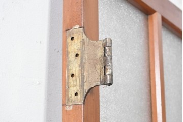 ヴィンテージ建具　昭和中期　温かみのある木色と型板ガラスがレトロなドア1枚　(R-091661)