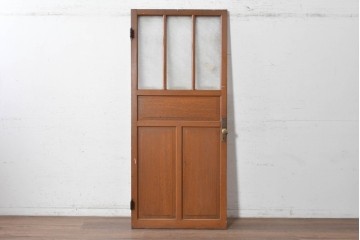 ヴィンテージ建具　昭和中期　型板ガラスとドアノブのプレートがレトロで趣深いドア1枚　(R-091663)