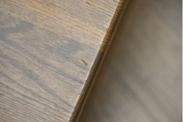 中古　美品　職人手作りの高級品!　栓材　在銘(木地師 了・塗師 山本)　木目の美しい文机　(R-091665)