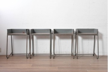 《天板取り付け加工費込み》　和製アンティーク　昭和初期から昭和中期　ヒノキ天板で仕上げる鉄脚学校机4台セット　(R-091672)