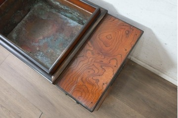 和製アンティーク　昭和初期　欅(ケヤキ)材　力強い木目が広がる長火鉢　(R-091677)