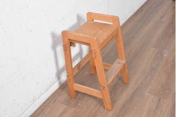 和製ヴィンテージ　タモ材　あたたかみのある木肌の楔(くさび)式踏み台　(R-091678)