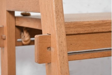 和製ヴィンテージ　タモ材　あたたかみのある木肌の楔(くさび)式踏み台　(R-091678)