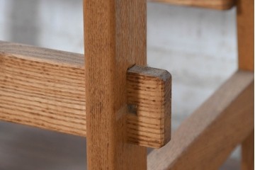 和製ヴィンテージ　タモ材　あたたかみのある木肌の楔(くさび)式踏み台　(R-091678)