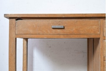 和製ヴィンテージ　昭和中期　ナラ材　引き出し5杯を備えたレトロな雰囲気の片袖デスク　(R-091681)