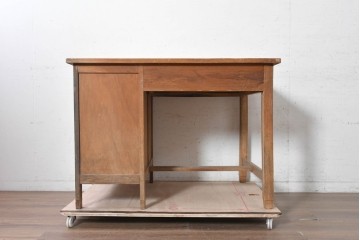和製ヴィンテージ　昭和中期　ナラ材　引き出し5杯を備えたレトロな雰囲気の片袖デスク　(R-091681)