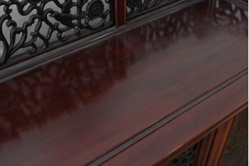 和製ヴィンテージ　花梨材　花鳥彫刻と透かし彫りをふんだんにあしらった優美なサイドボード　(R-091683)