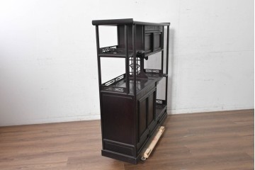 和製アンティーク　昭和初期から昭和中期　紫檀材　透かし彫りと牡丹の彫刻が趣深い茶棚　(R-091684)