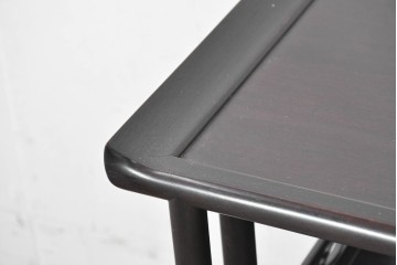 和製アンティーク　昭和初期から昭和中期　紫檀材　透かし彫りと牡丹の彫刻が趣深い茶棚　(R-091684)