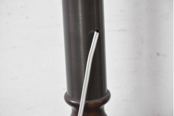 和製ヴィンテージ　希少な廃番品!!　池田製作所　ナラ材　挽物意匠の支柱と布製シェードがクラシカルなフロアライト　(R-091689)