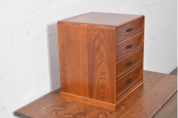 中古　美品　職人手作り品　欅(ケヤキ)材　個性的な木目の表情が面白い4段の小引き出し　(R-091706)