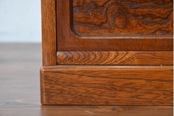 中古　美品　職人手作り品　欅(ケヤキ)材　個性的な木目の表情が面白い4段の小引き出し　(R-091706)