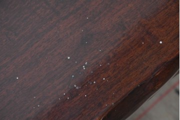 和製ヴィンテージ　昭和後期　花梨(カリン)材　小振りながら存在感を放つ自然味あふれる座卓　(R-091710)
