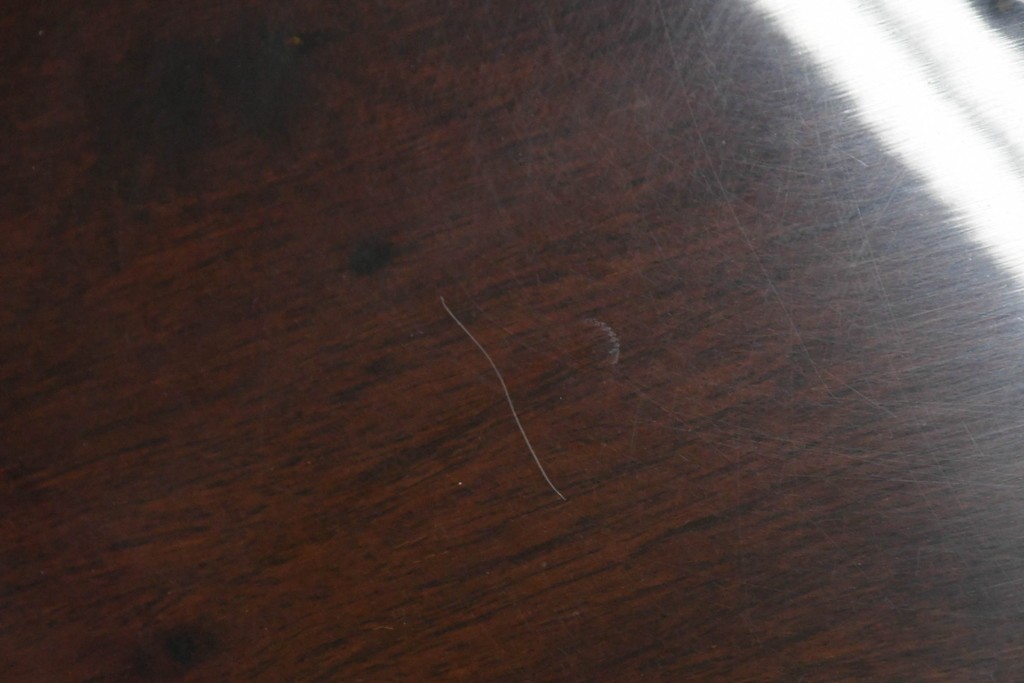 和製ヴィンテージ　昭和後期　花梨(カリン)材　小振りながら存在感を放つ自然味あふれる座卓　(R-091710)